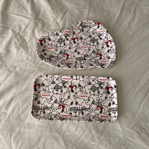 Peanuts snoopy and his siblings melamine plates